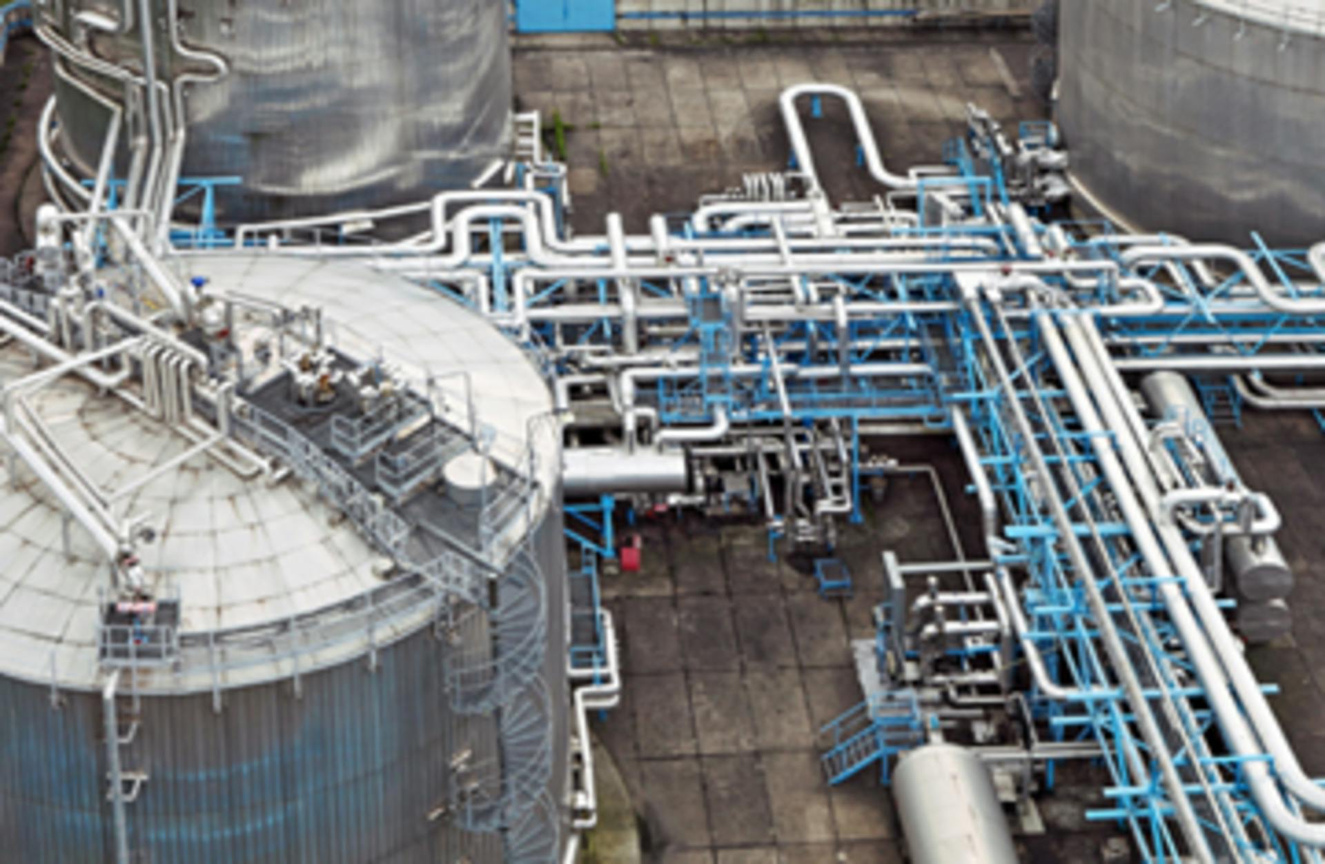 Pipeline Compressor StationGetty Images/Zoonar RF/Thinkstock