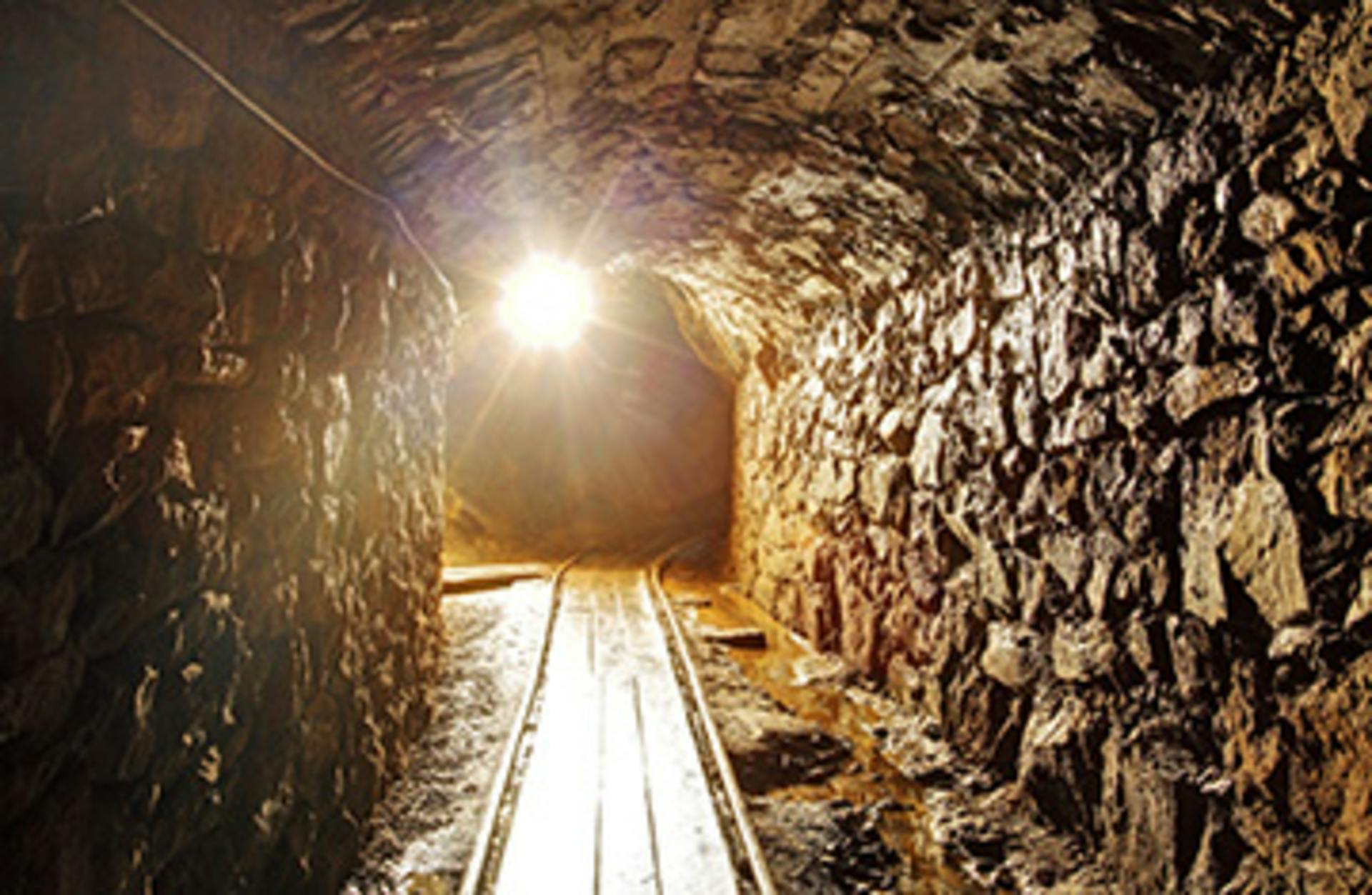 Air & Gas Monitoring in Gold Mine iStock/ThinkStock