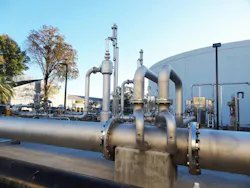 This PFR mixes a sidestream flow with ozone, and then reinjects it to the main flow, maximizing mass transfer. The system design was optimized by CFD software and years of experience.
