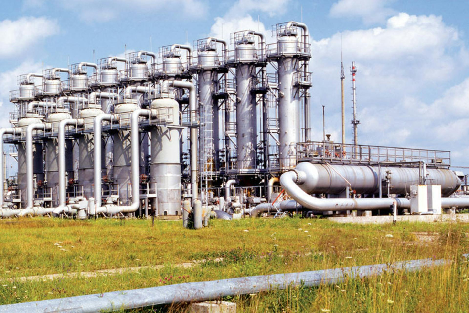 Gas pipelines can benefit from clamp-on flowmeters. Image courtesy of Siemens Process Instrumentation via Shutterstock