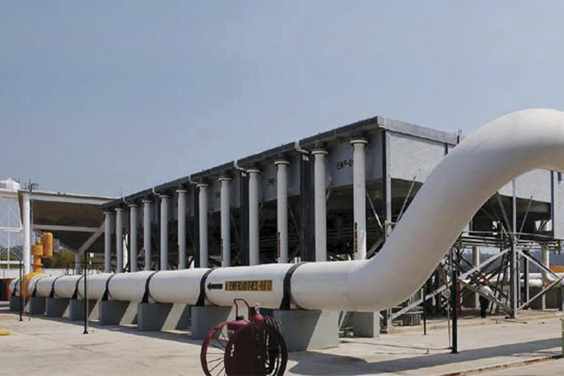 A major Latin American oil company has a pipeline network that covers more than 8,000 square miles of Mexican countryside. To help keep the pipeline operating effectively, the company uses hydraulic diaphragm metering pumps to inject corrosion inhibitors. All images courtesy of Neptune