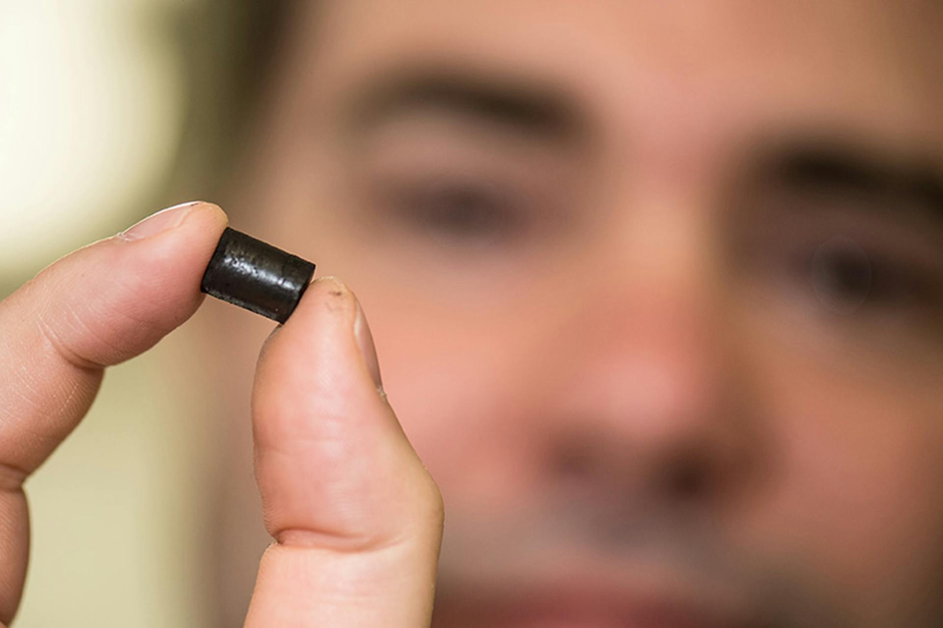 Rice University engineers are combining nuclear magnetic resonance with molecular dynamics simulations to help better characterize the contents of organic shale. Image courtesy of Rice University