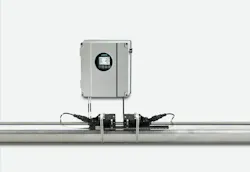 Figure 1. The Siemens Sitrans FS230 clamp-on ultrasonic flow system combines a Sitrans FST030 digital transmitter with Sitrans FSS200 external sensors.