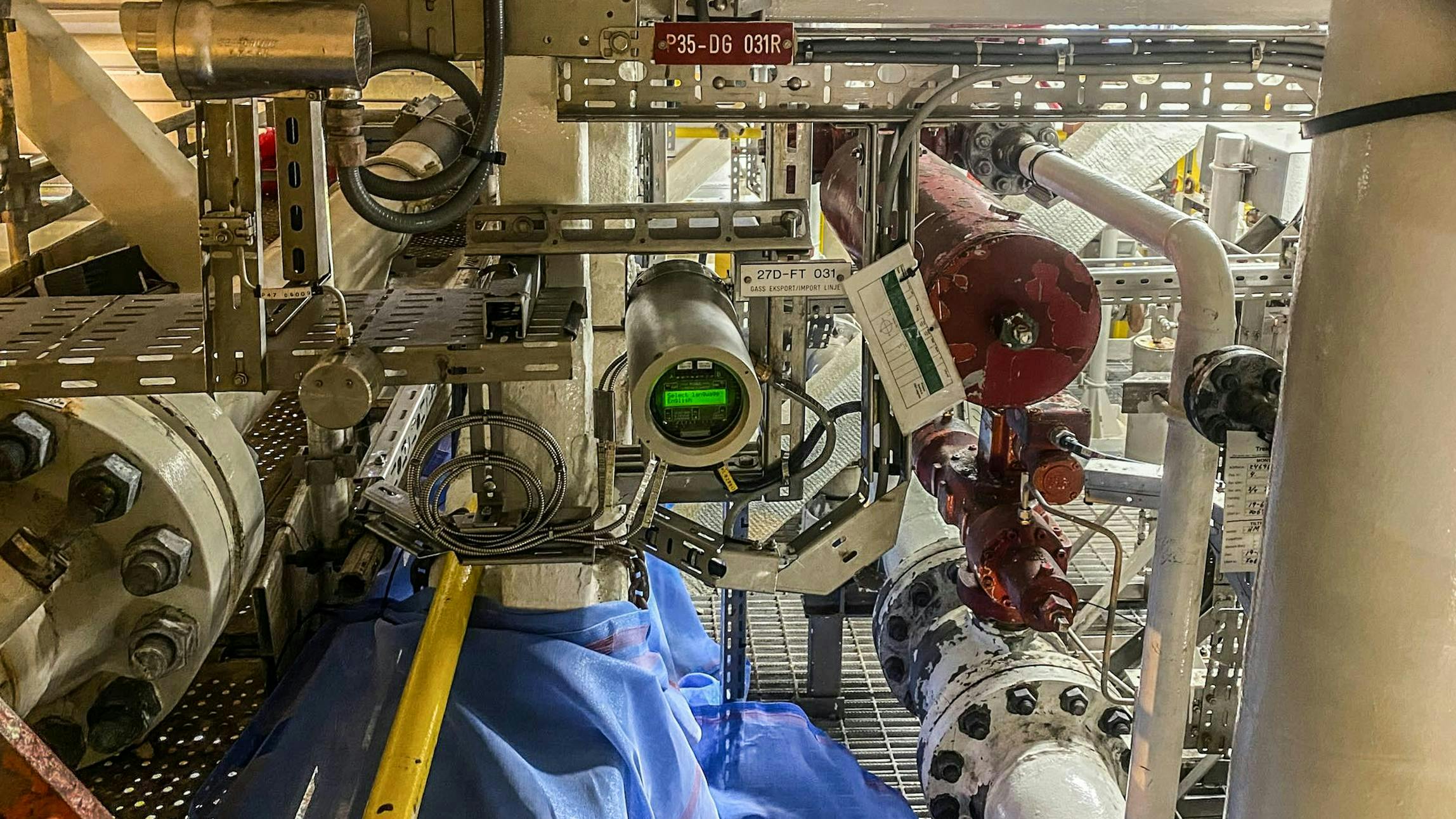 Explosion-proof transmitter.