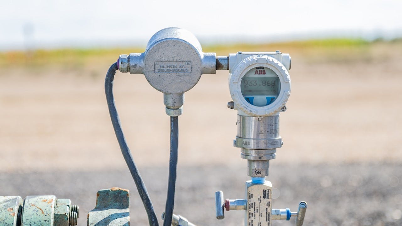 The P-300 series meets the latest hazardous area requirements &ndash; certified by FM Approvals (NRTL) in line with the United States &ldquo;Hazardous Locations&rdquo; directive. This ensures safe deployment across all industry segments where hazardous area certification is mandatory.