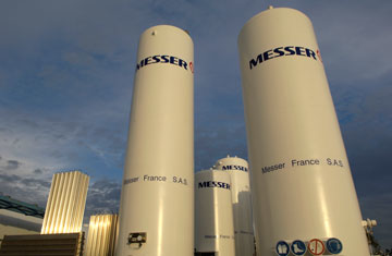 Photo copyright Messer