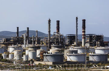 oil refinery PinoPhoto/iStockphoto/Thinkstock