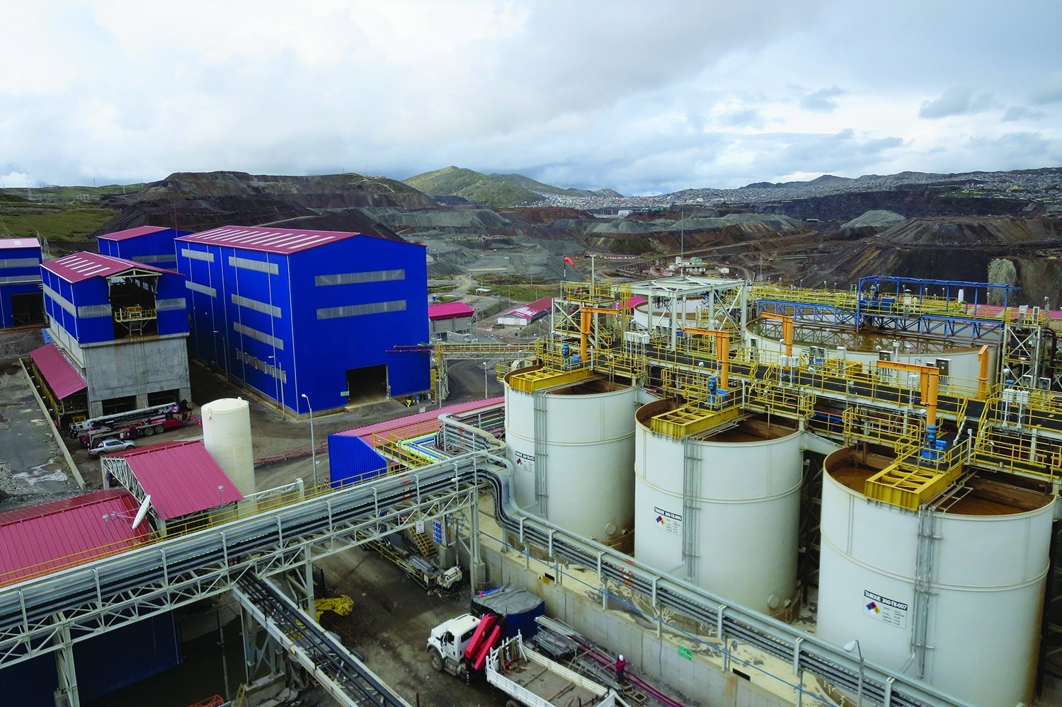 Volcan recently built its first silver leaching and smelting plant.