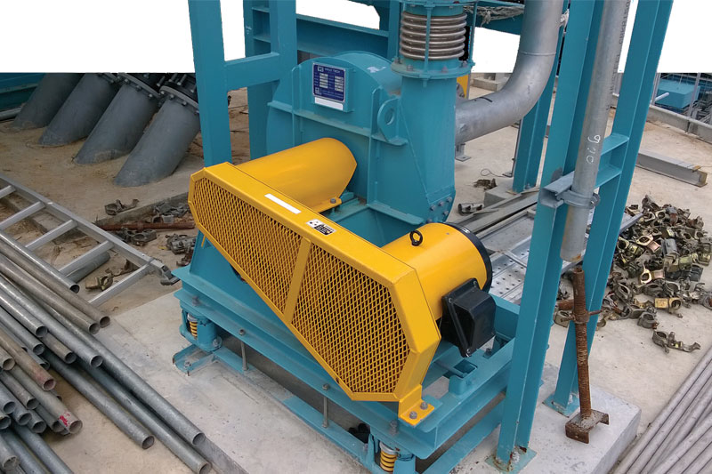 Most fans are powered by electric motors. Image courtesy of Amin Almasi