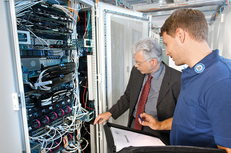 The application of the Maturity Index covers three phases. A team of external and internal experts first carries out an &ldquo;as-is&rdquo; analysis and determines the actual stage of digitalization. Image courtesy of T&Uuml;V S&Uuml;D