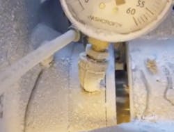 This air seal has operated leak-free for four months. This air seal has operated leak-free for four months.