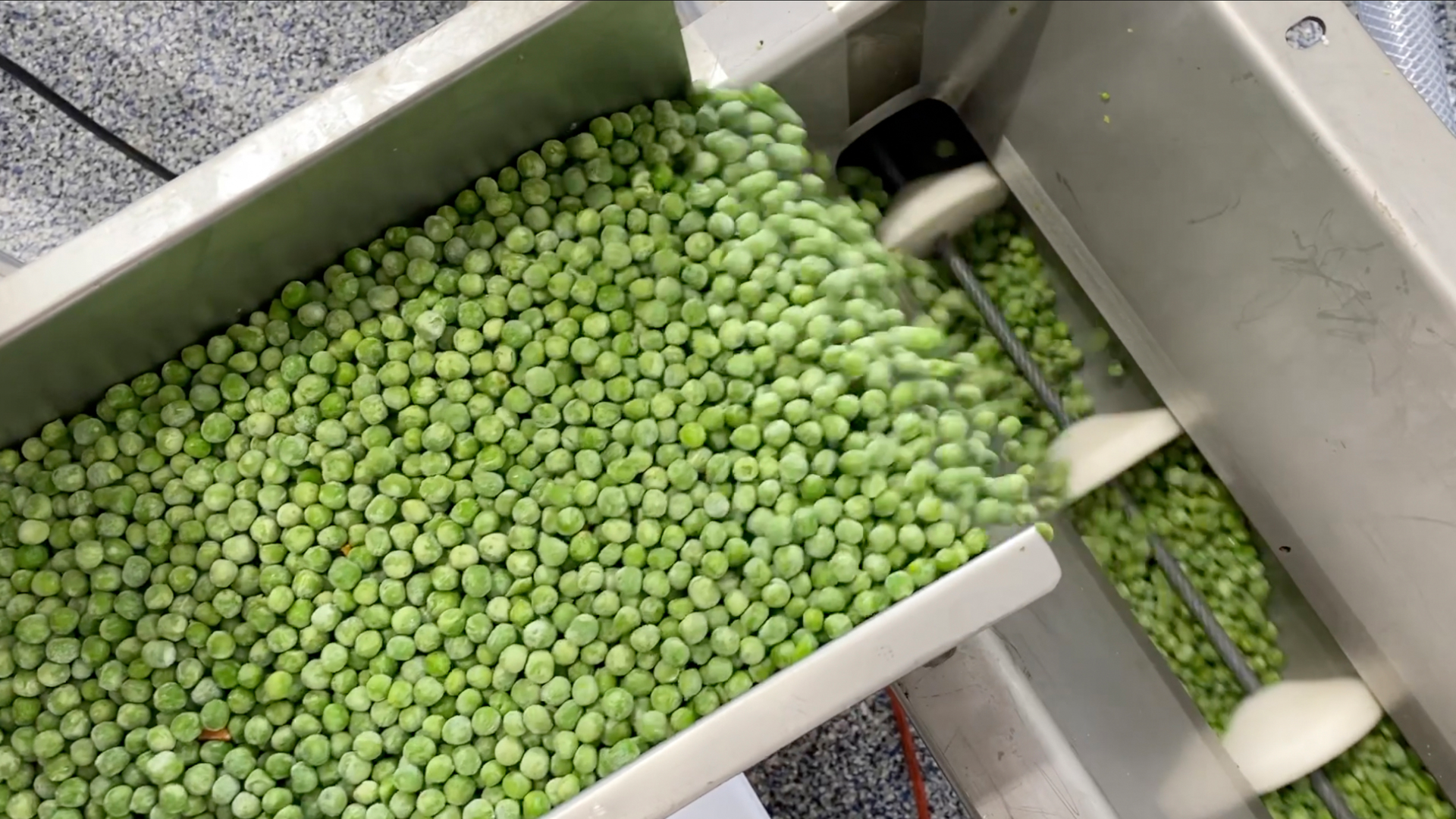 Tubular drag cable systems, such as those from Cablevey Conveyors, move materials in a wide variety of forms and states with throughput rates up to 80,000 pounds per hour.