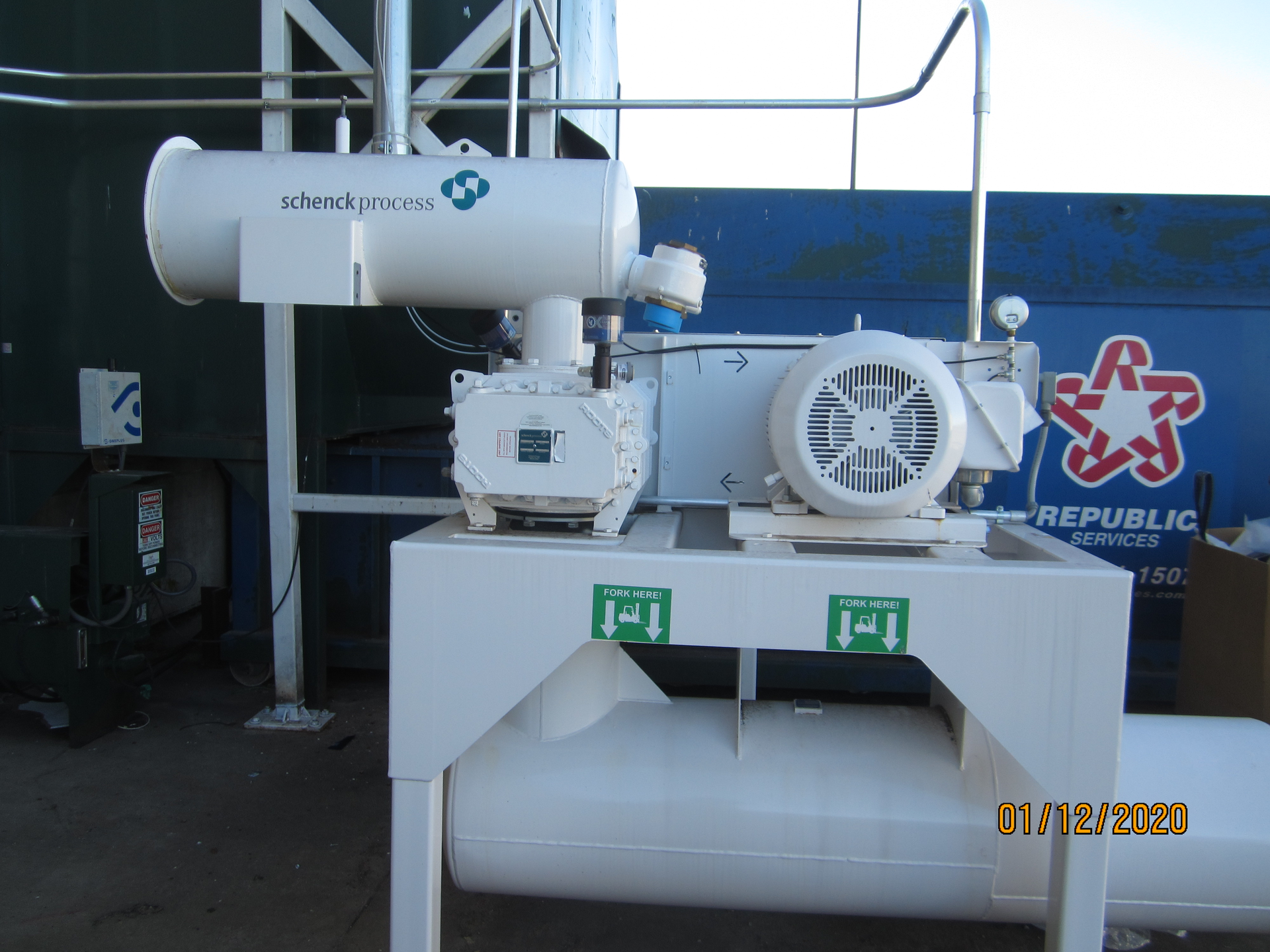 Positive displacement (PD) vacuum blowers, typically used in pneumatic conveying, inherently increase vacuum at roughly the same airflow volume to unplug temporary material accumulations.