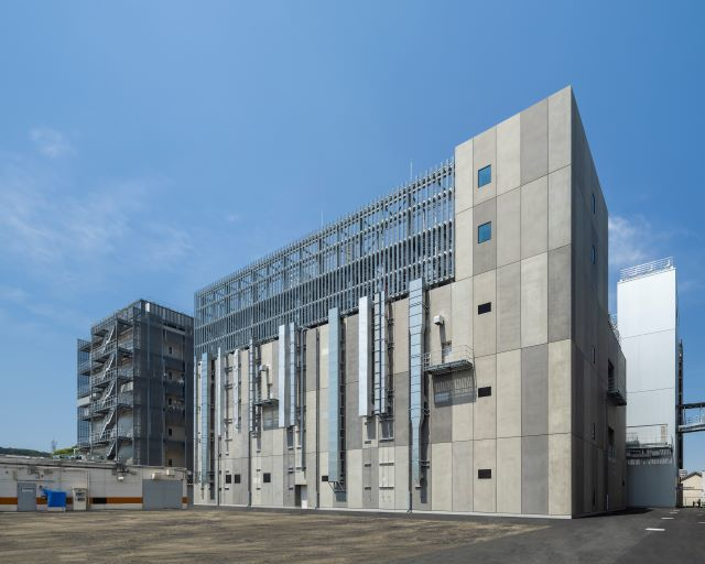 Building 104, one of two new labs at Azbil&rsquo;s Fujisawa Technology Center.