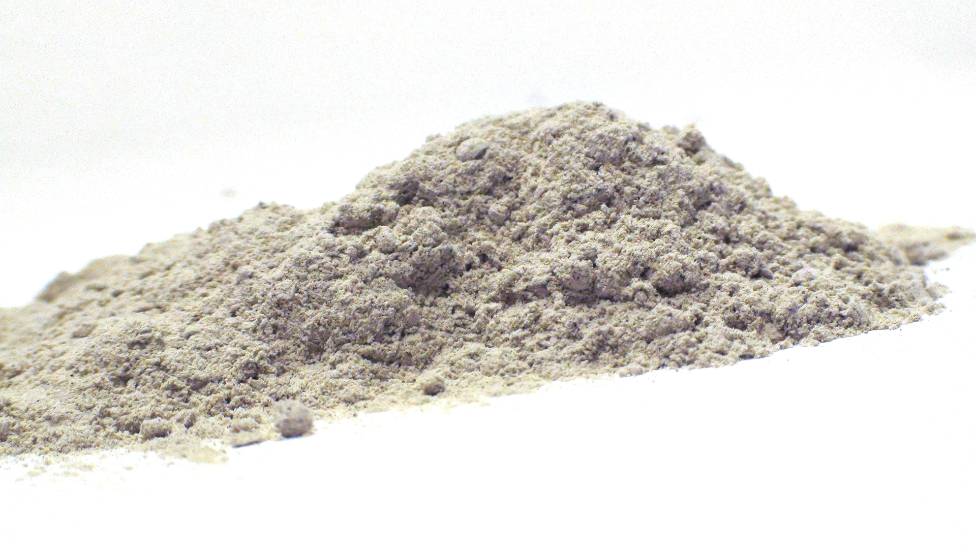Powdered bentonite clay.