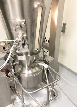 Figure 1: Filter photometer placement in the product container of the VFC-15M with 20-liter top spray container (left) and VFC-60M with 220-liter top spray container (right). Figure 1: Filter photometer placement in the product container of the VFC-15M with 20-liter top spray container (left) and VFC-60M with 220-liter top spray container (right).