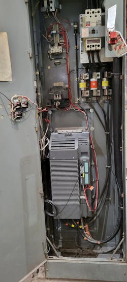 Cooling tunnel fan cabinet with a Siemens SINAMICS G120 drive installed. Cooling tunnel fan cabinet with a Siemens SINAMICS G120 drive installed.