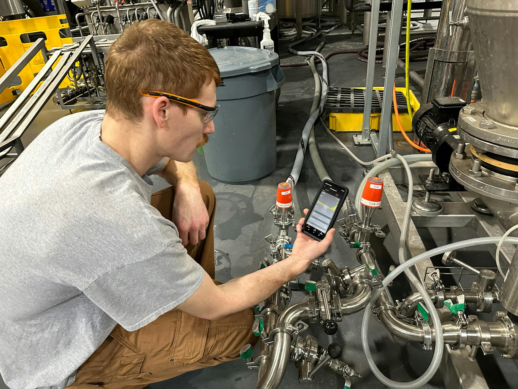 Automation that features a user-friendly interface allows operators at any skill level to monitor and manage processes effortlessly, ensuring smooth operations and high-quality production standards.