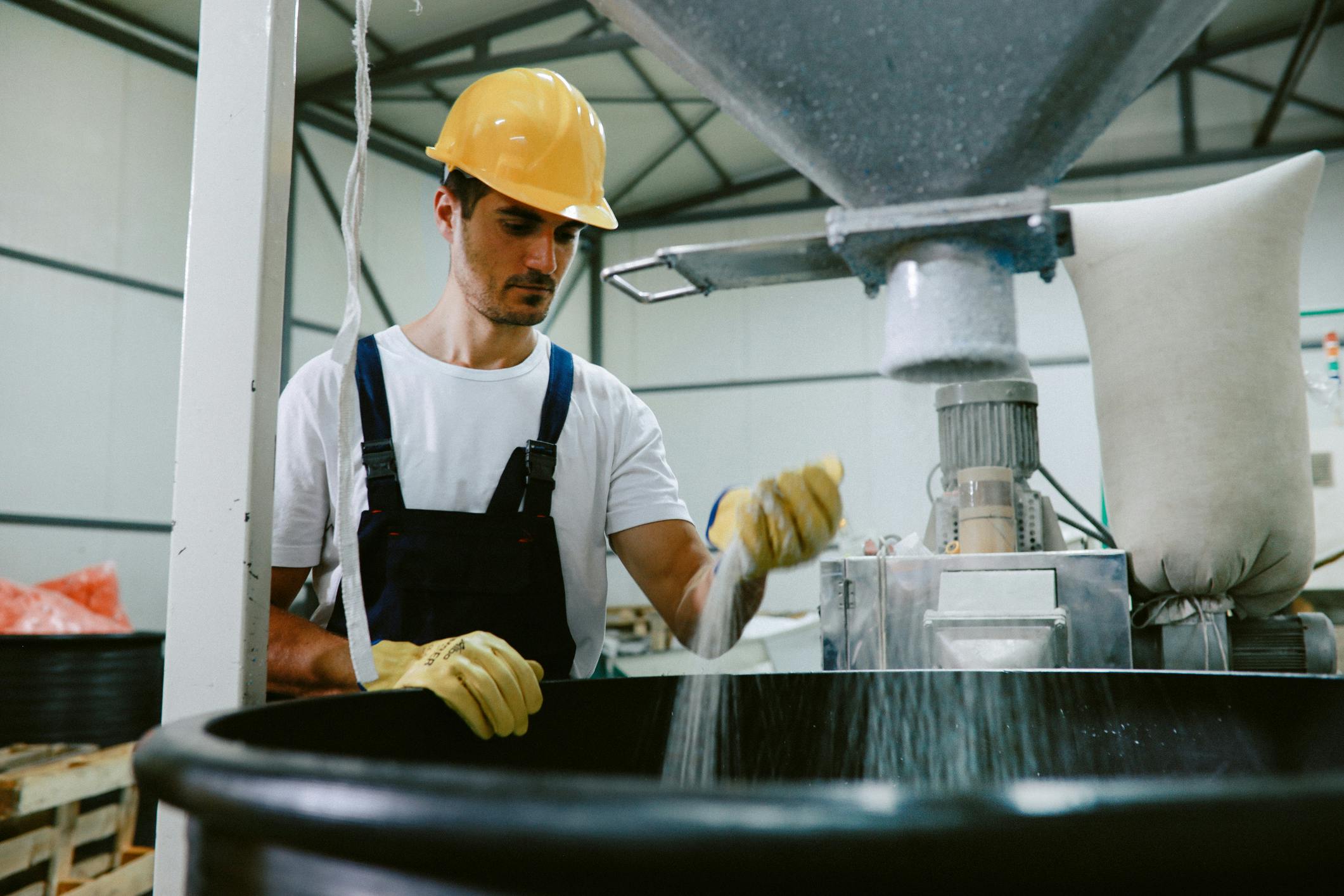 Worker monitoring a mixing process