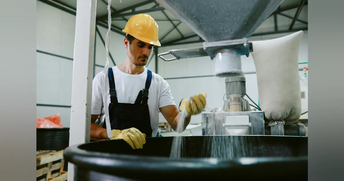 Controlling dust in bulk solids mixing and blending processes ...