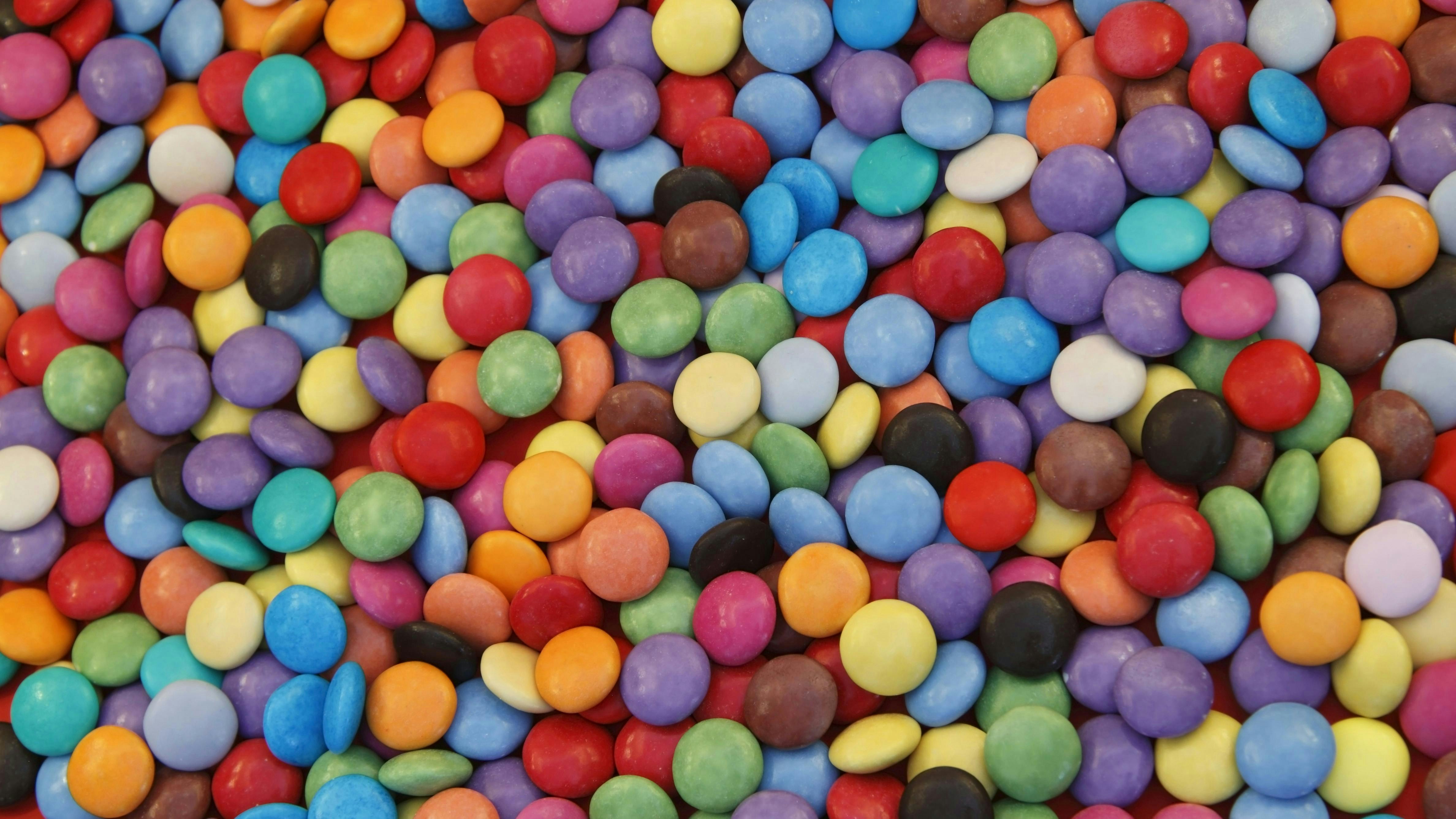 Artificial food colors on candy