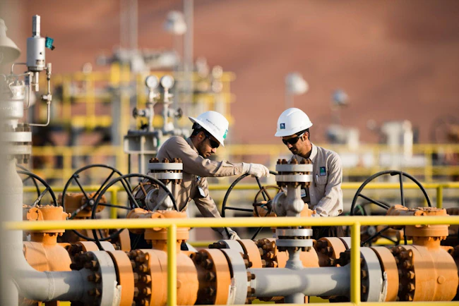 The deployment of AI-driven Aspen Hybrid Models helps Aramco achieve yield and quality prediction accuracy of up to 98.5% in key refinery units. Image credit: Aramco.
