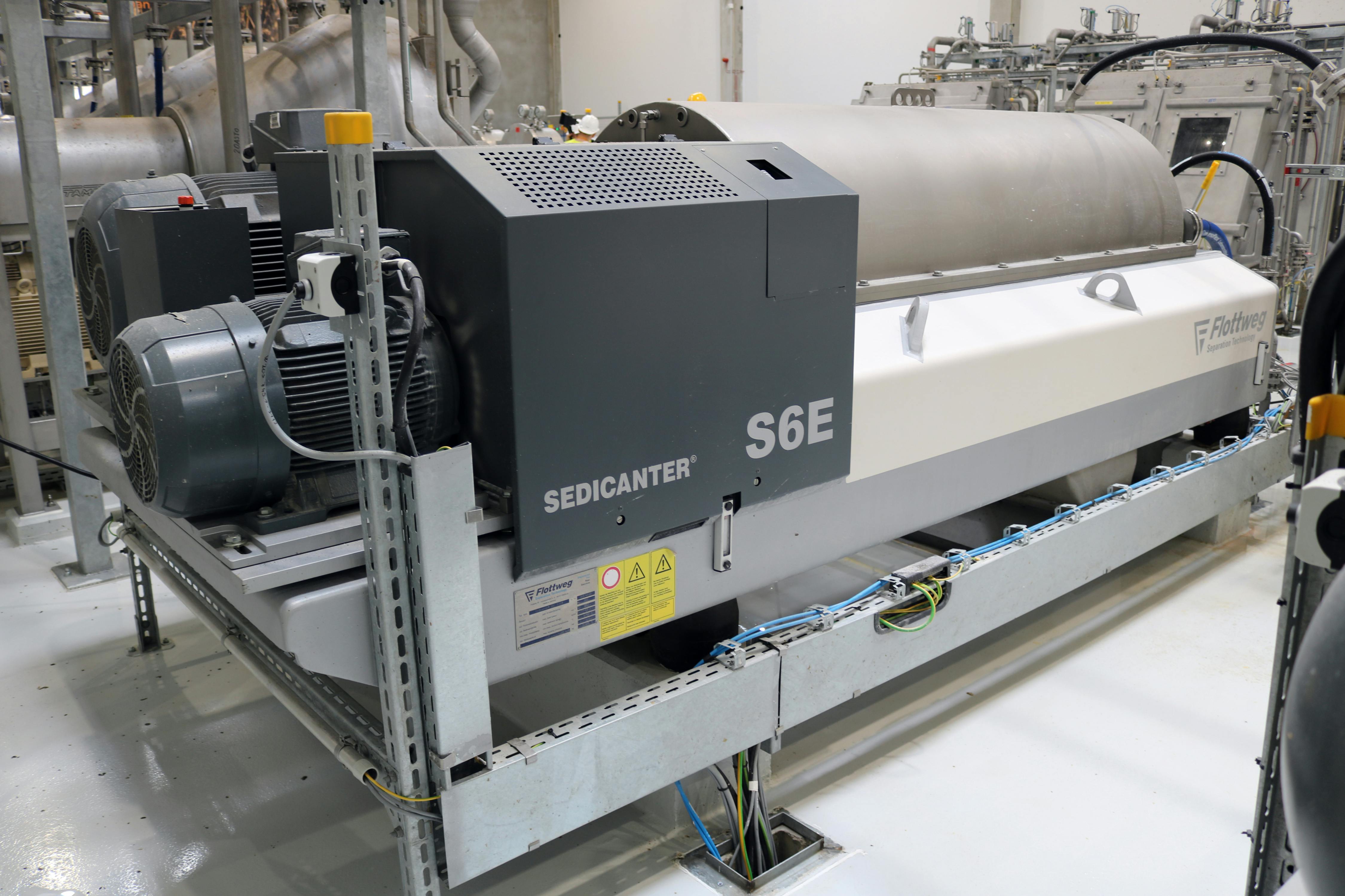 Sedicanters are particularly effective when handling suspensions with high solids content and fine particles, making them suitable for many fermentation applications.