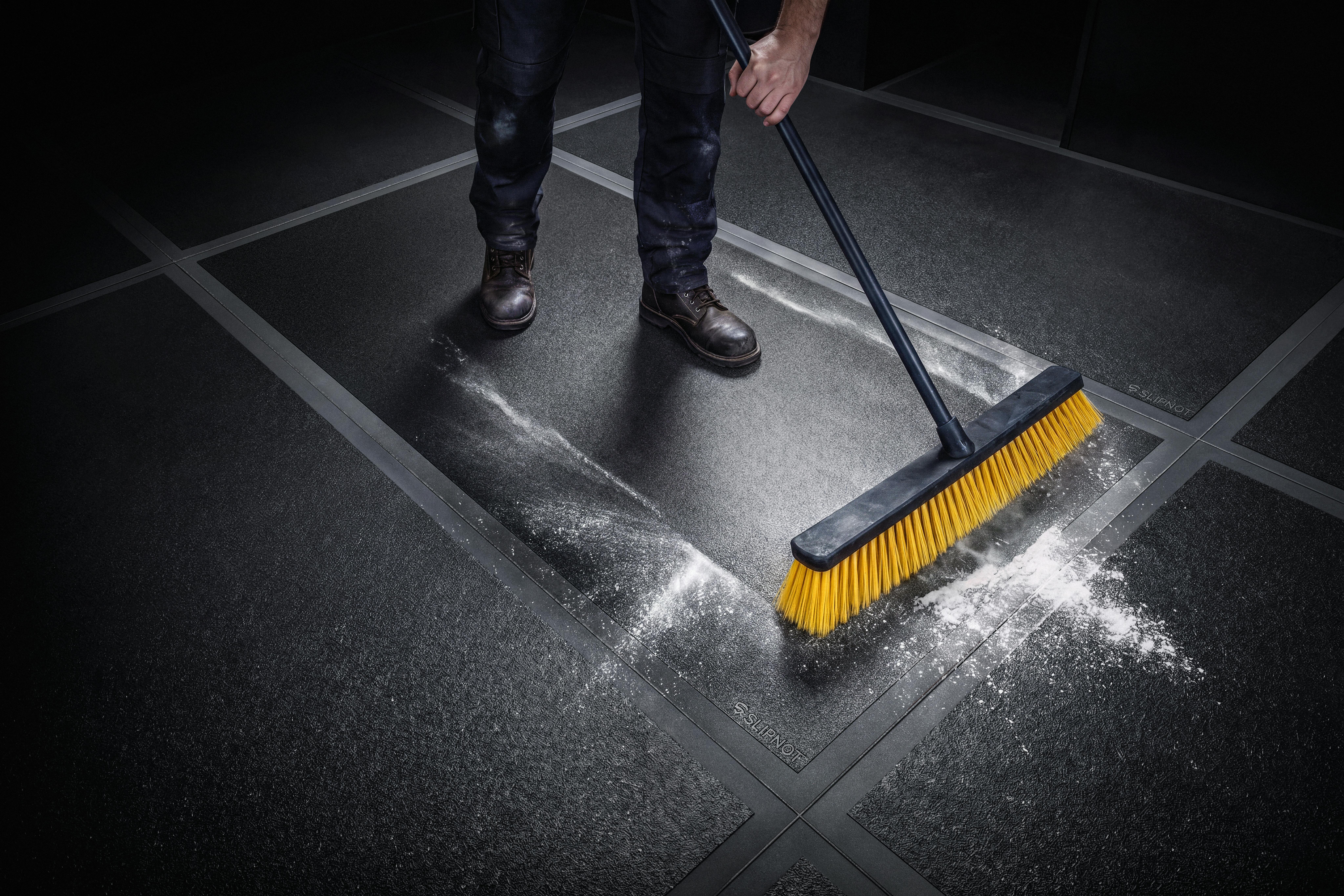 The new flooring solution transforms processing areas, staircases and walkways into safe, hygienic non-slip surfaces in facilities for dry food, baking, dairy powder and pharmaceutical manufacturing, as well as plastics and wood processing.